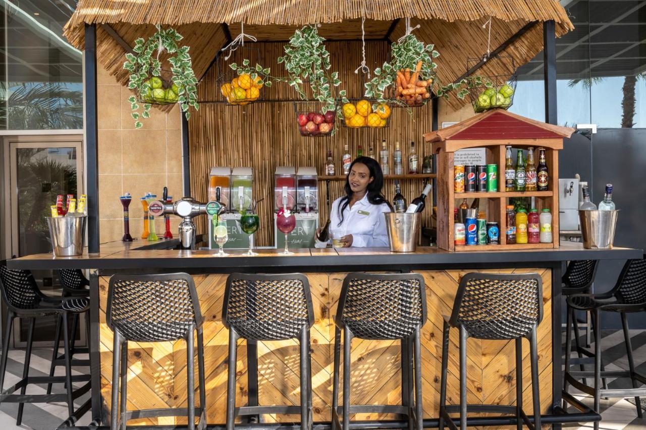 Vert Hotel Eilat By Afi Hotels ภายนอก รูปภาพ A bar in the airport