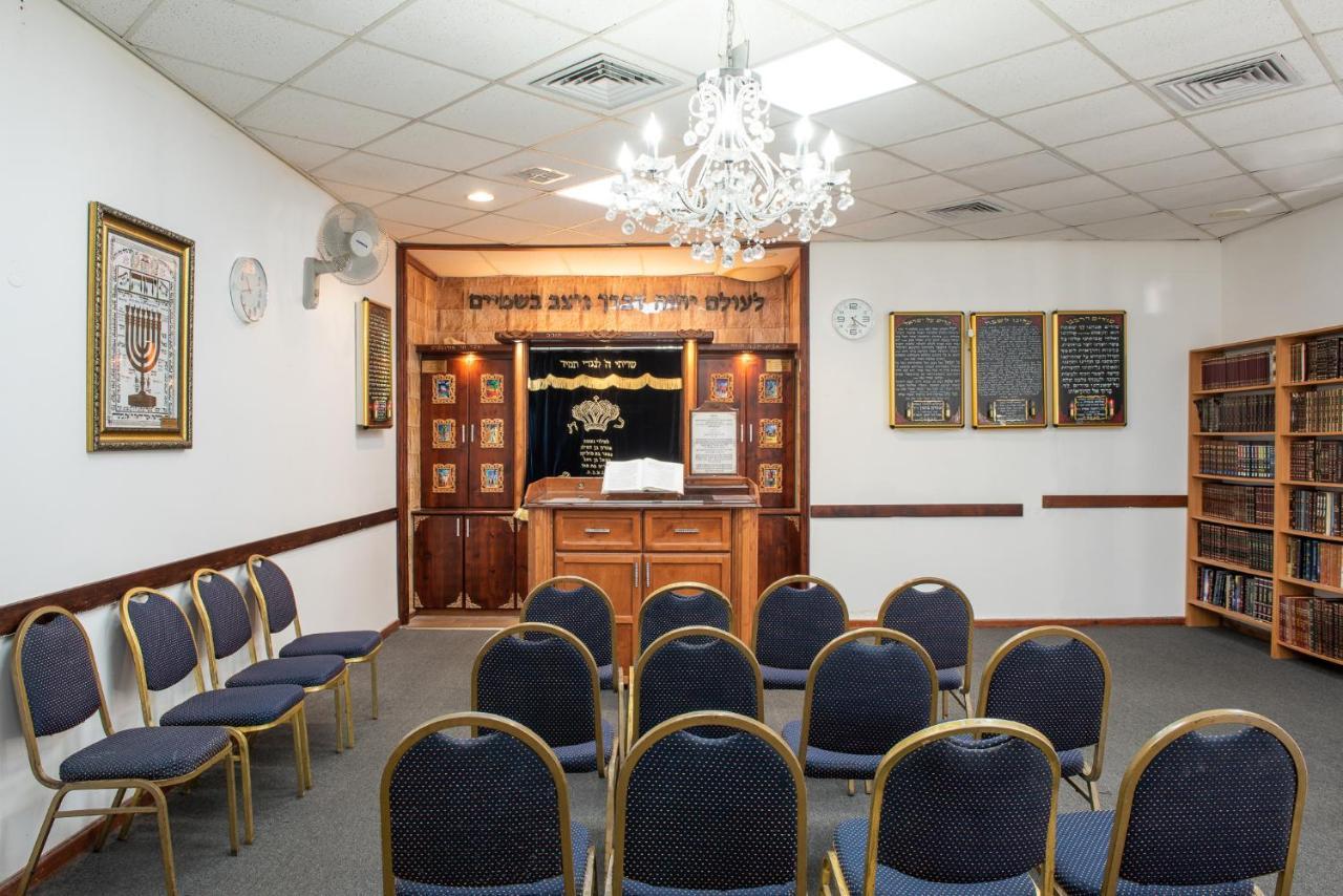 Vert Hotel Eilat By Afi Hotels ภายนอก รูปภาพ The synagogue at the Yeshiva