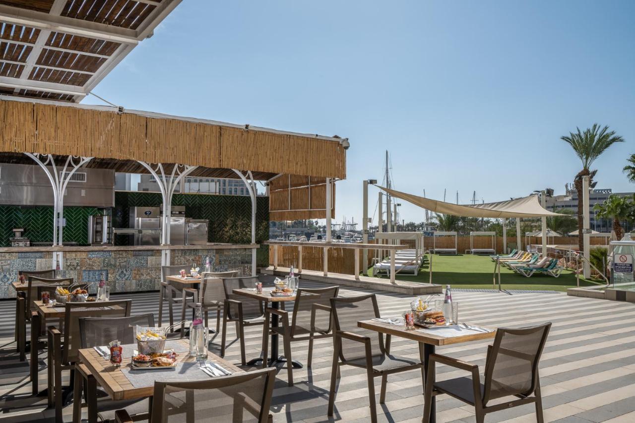 Vert Hotel Eilat By Afi Hotels ภายนอก รูปภาพ The rooftop bar