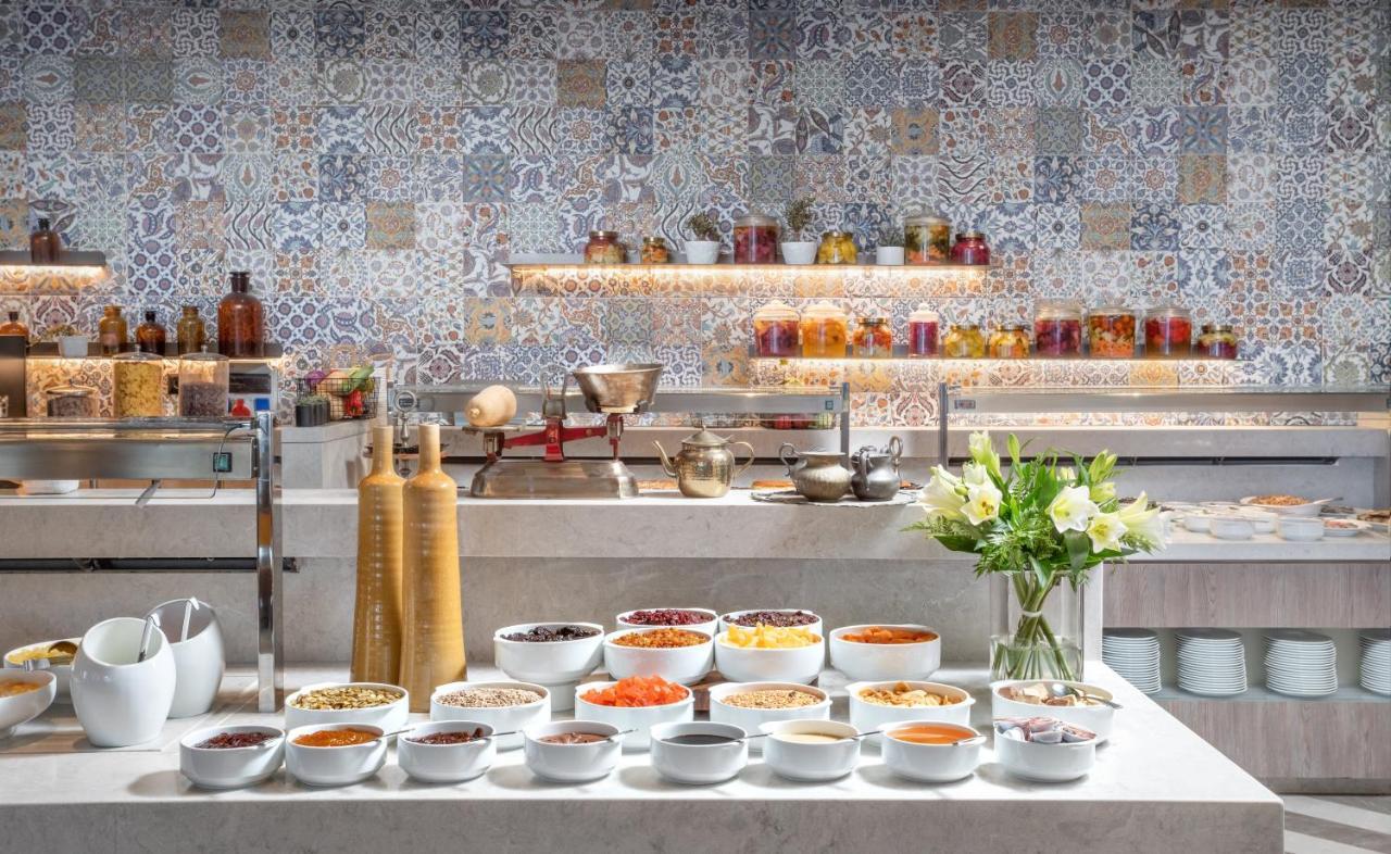 Vert Hotel Eilat By Afi Hotels ภายนอก รูปภาพ The kitchen at the restaurant